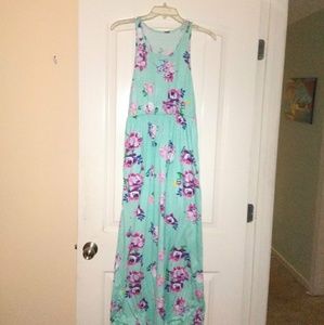 Sleeveless maxi dress